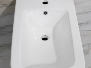 Bidet VitrA Koa Square qeramike i montuar në dysheme