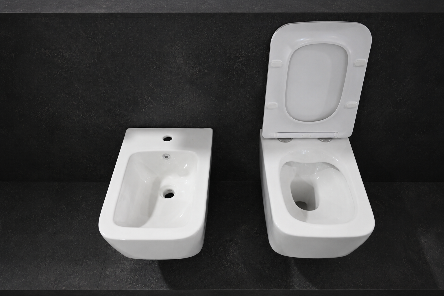 Set WC dhe bide sospeso i bardhë me kapak