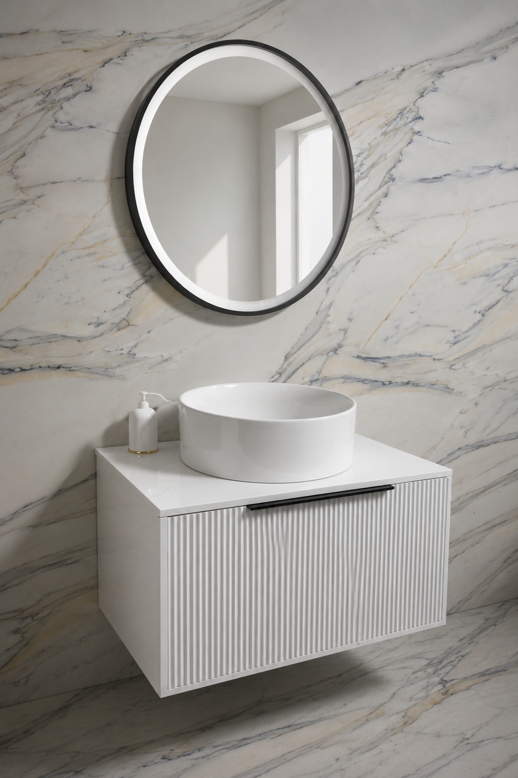 Mobilje banjoje e varur e bardhë me front të vijëzuar dhe lavaman countertop - Figura 6